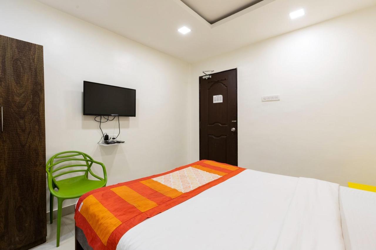 Hotel Girgoan Palace Mumbai Bagian luar foto